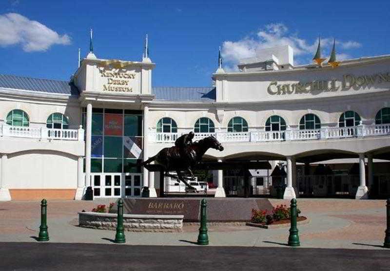 Courtyard Louisville Northeast שירותים תמונה