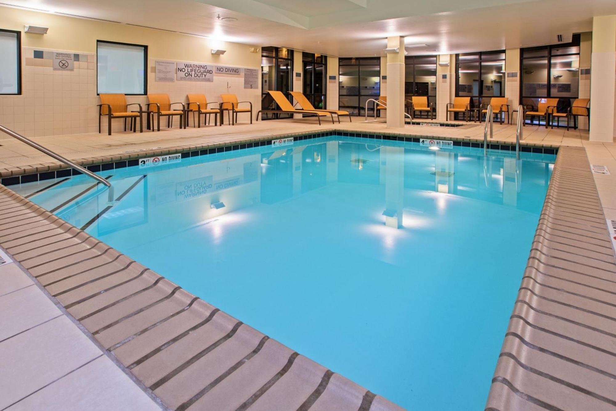 Courtyard Louisville Northeast מראה חיצוני תמונה