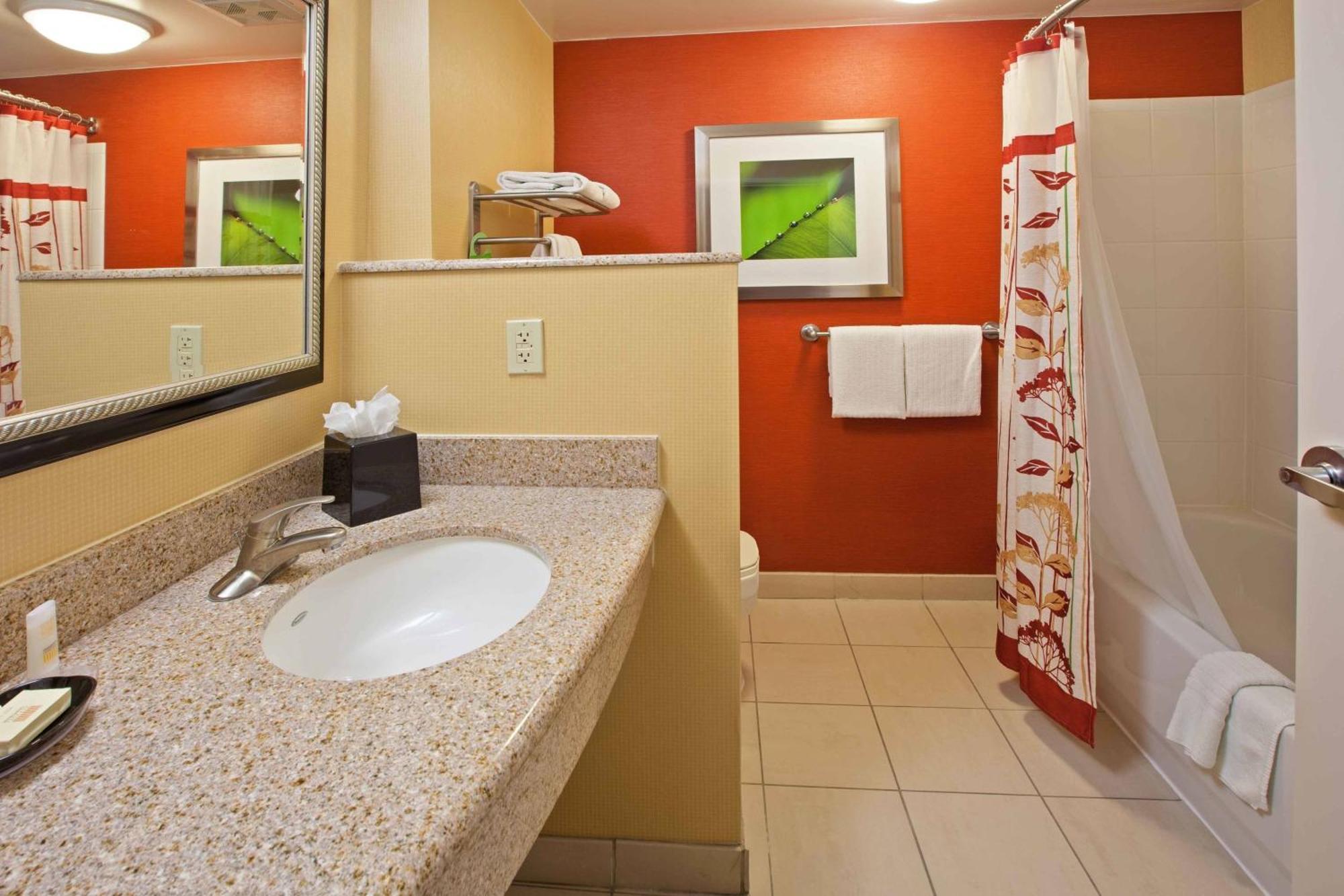 Courtyard Louisville Northeast מראה חיצוני תמונה